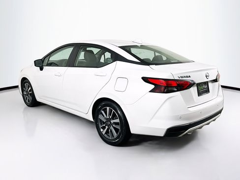 Used 2023 Nissan Versa SV image 5