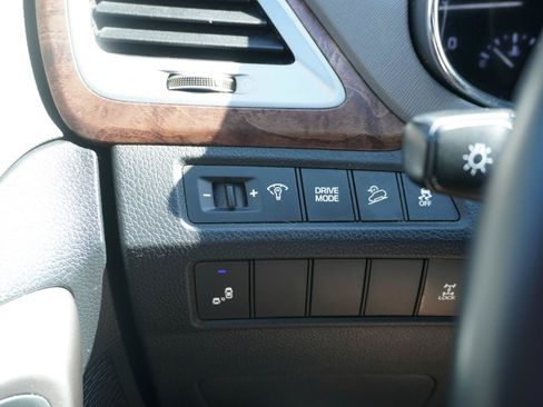 Used 2017 Hyundai Santa Fe Limited AWD/4WD image 10