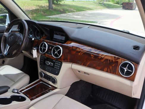 Used 2013 Mercedes-Benz GLK 350 2WD image 23