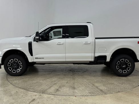 New 2026 Ford F250 Platinum w/ FX4 Off-Road Package image 2