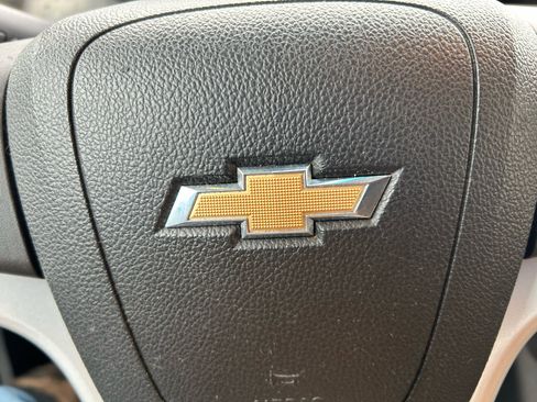 Used 2017 Chevrolet Sonic LT image 19