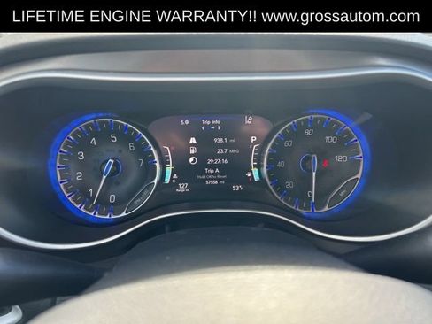 Used 2024 Chrysler Pacifica Touring-L FWD image 19