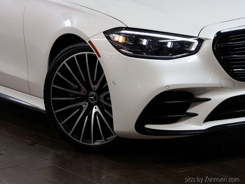 Used 2022 Mercedes-Benz S 580 4MATIC Sedan image 3