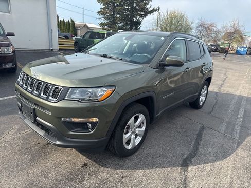 Used 2019 Jeep Compass Latitude w/ Cold Weather Group image 7