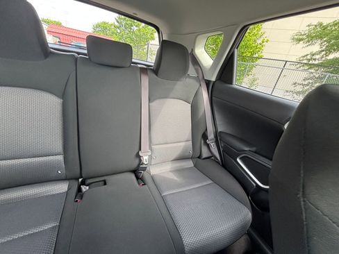 Used 2025 Kia Soul LX w/ LX Technology Package FWD image 36