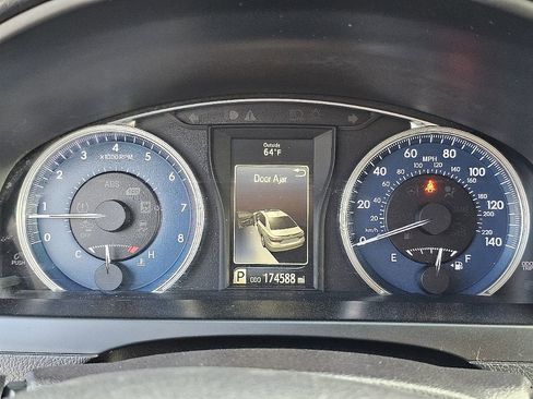 Used 2017 Toyota Camry XLE image 35