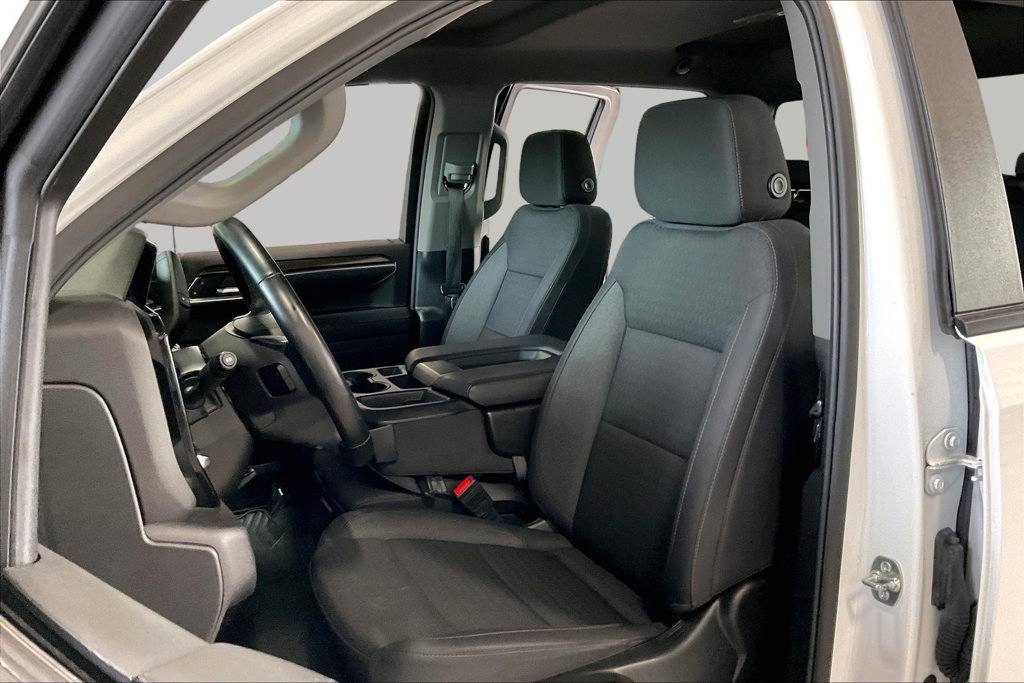 Used 2025 Chevrolet Silverado 1500 LT RWD image 3