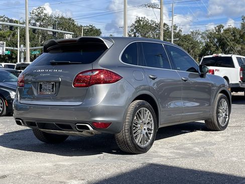 Used 2014 Porsche Cayenne Diesel Platinum Edition image 18
