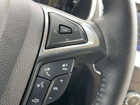 Used 2020 Ford Edge SEL image 43