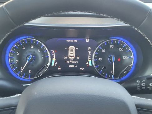 Certified 2022 Chrysler Pacifica Limited w/ S Appearance Package image 8