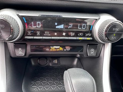 Used 2024 Toyota RAV4 XLE w/ Convenience Package FWD image 19