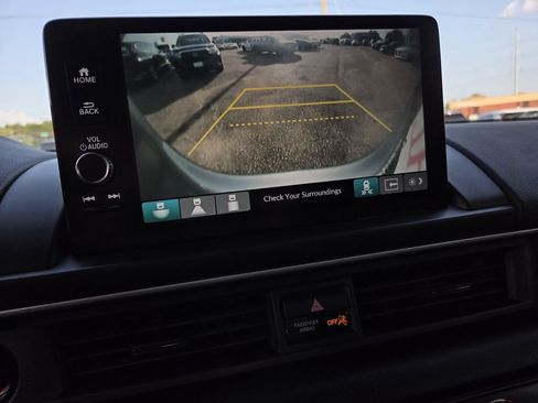 Used 2025 Honda Pilot EX-L image 12