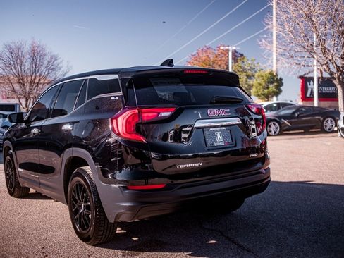 Used 2020 GMC Terrain SLE image 10