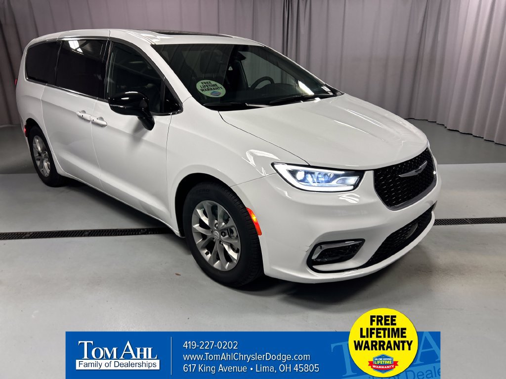 Used 2026 Chrysler Pacifica Limited FWD 360° Tour