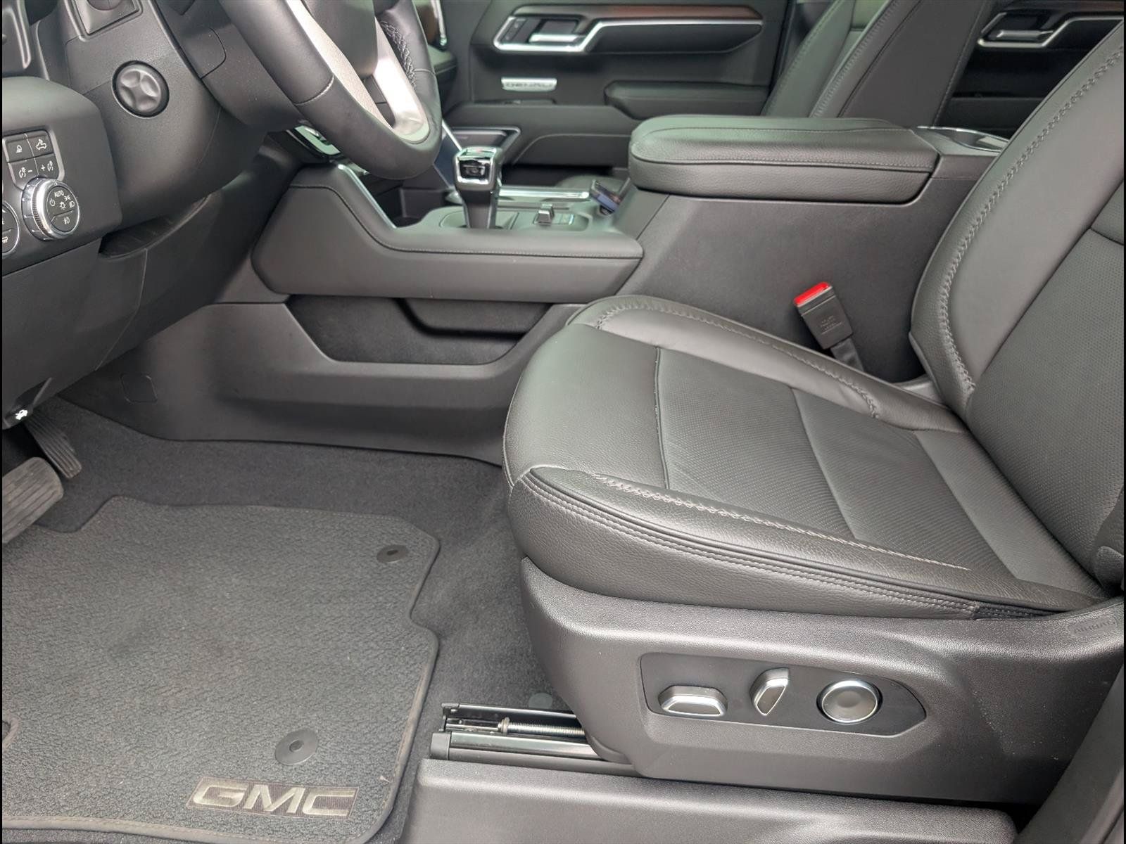 Used 2026 GMC Sierra 1500 Denali AWD/4WD image 11