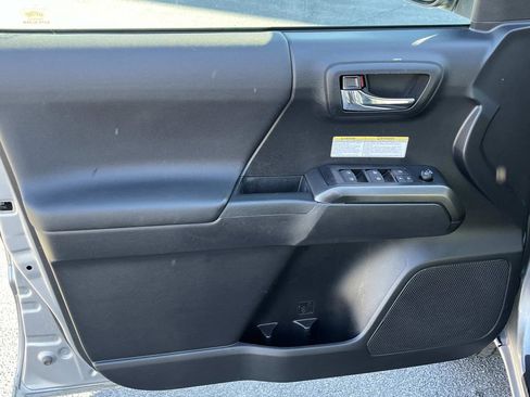 Used 2020 Toyota Tacoma TRD Off-Road image 23