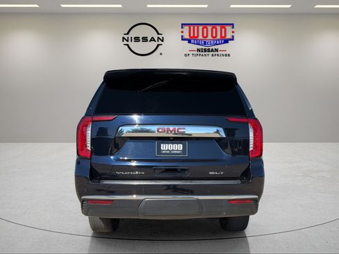 Used 2021 GMC Yukon XL SLT w/ Rear Media and Nav Package AWD/4WD image 3