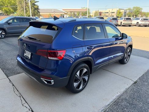 Used 2024 Volkswagen Taos SE w/ Panoramic Sunroof Package AWD/4WD image 8