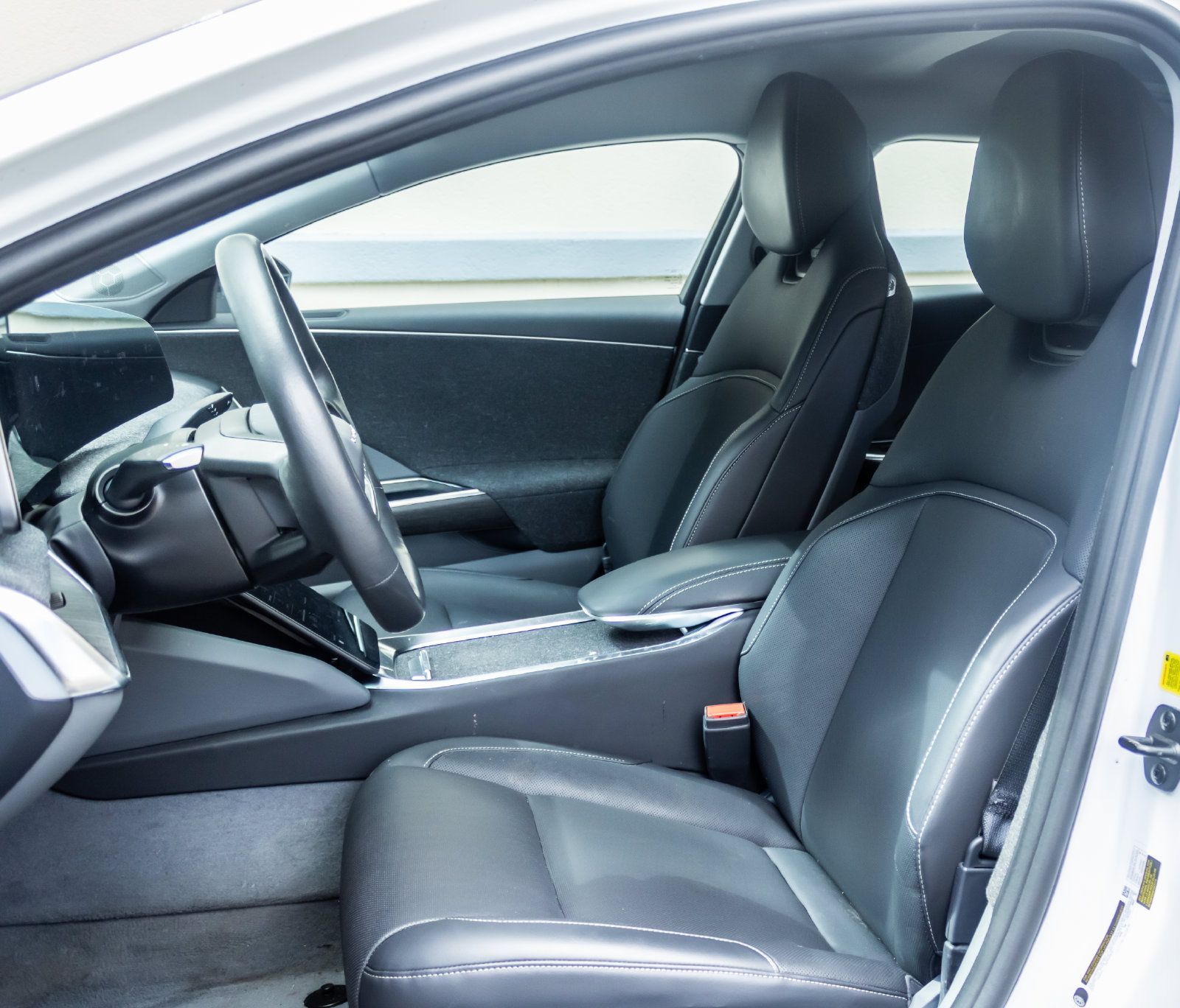 Used 2025 Lucid Air Pure RWD image 12