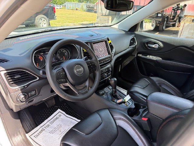 Used 2020 Jeep Cherokee Trailhawk AWD/4WD image 15