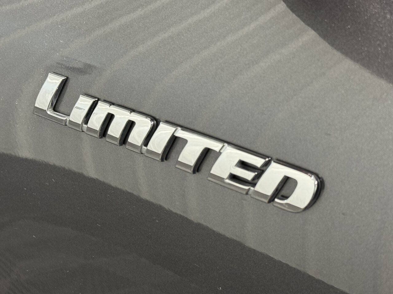 Used 2013 Toyota Highlander Limited AWD/4WD image 9