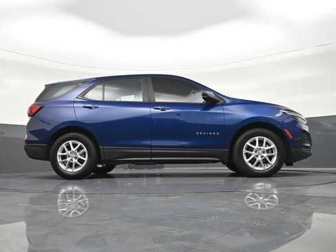 Used 2023 Chevrolet Equinox LS FWD image 28
