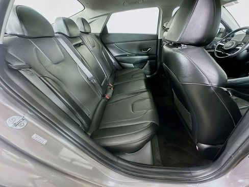 Used 2023 Hyundai Elantra Limited FWD image 8