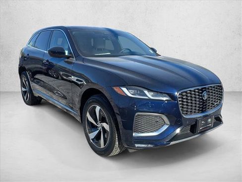 Certified 2025 Jaguar F-PACE R-Dynamic S image 3