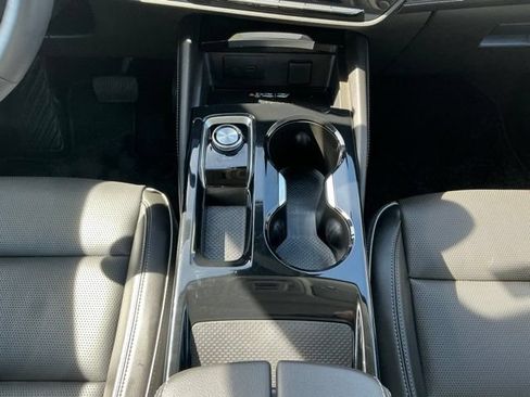 Used 2024 Buick Envision Avenir AWD/4WD image 27