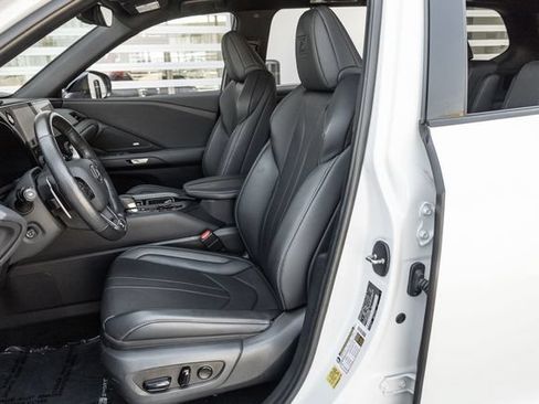 Used 2025 Lexus TX 500h AWD w/ Technology Package image 13