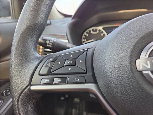 Used 2024 Nissan Altima 2.5 SV FWD image 14