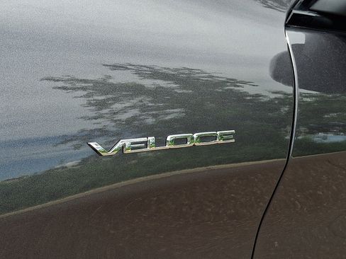 Used 2024 Alfa Romeo Stelvio Veloce AWD/4WD image 36