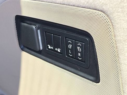 Used 2021 Cadillac Escalade Premium Luxury w/ Driver Assist Tech Package AWD/4WD image 12