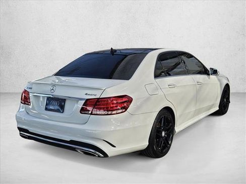 Used 2016 Mercedes-Benz E 400 4MATIC Sedan image 5