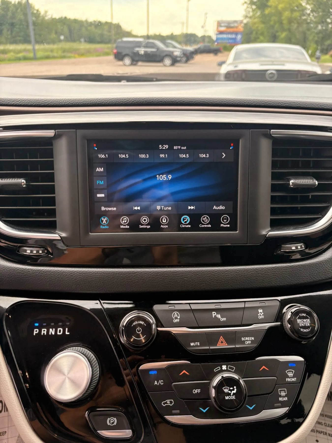 Used 2020 Chrysler Voyager LX w/ Cold Weather Group FWD image 21