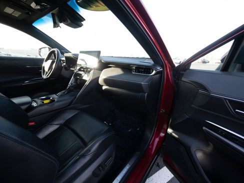 Used 2021 Toyota Venza Limited w/ Advanced Technology Package image 26