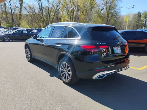 Used 2024 Mercedes-Benz GLC 300 4MATIC image 5