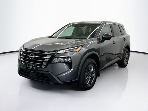 Used 2024 Nissan Rogue S FWD image 3