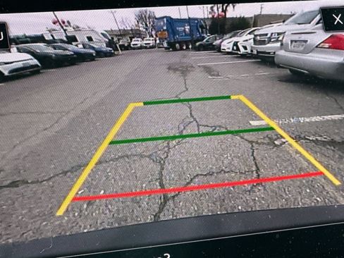 Used 2020 Volkswagen Tiguan SE w/ Panoramic Sunroof Package image 18