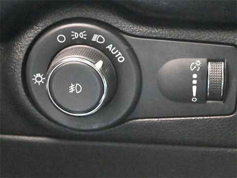 Used 2022 Dodge Durango GT image 30