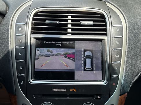 Used 2019 Lincoln Nautilus Reserve FWD image 19