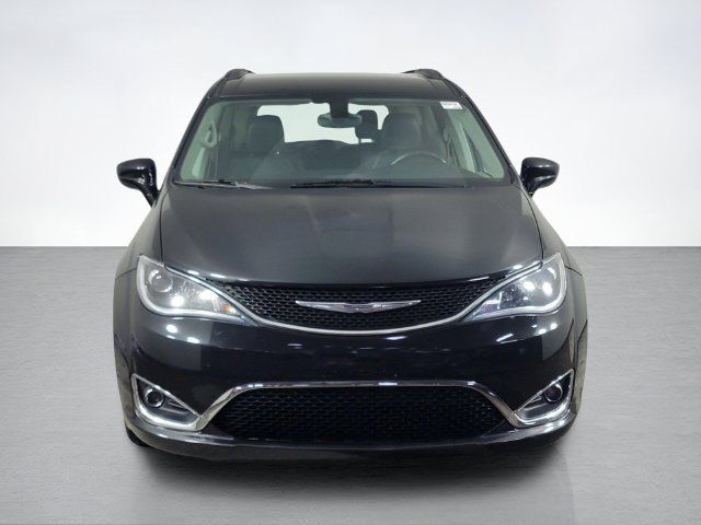 Used 2017 Chrysler Pacifica Touring-L FWD image 8