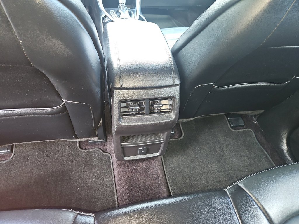 Used 2017 Ford Edge SEL w/ Equipment Group 201A AWD/4WD image 23
