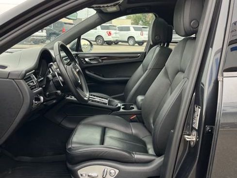 Used 2023 Porsche Macan w/ Premium Package Plus AWD/4WD image 26