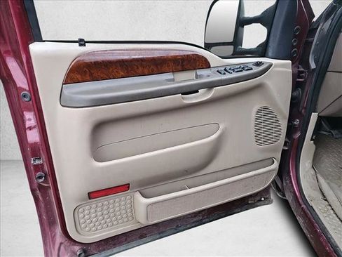 Used 2004 Ford F250 Lariat image 11