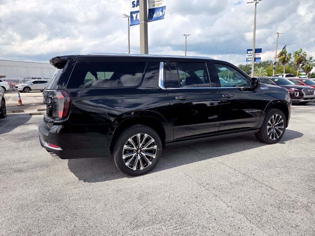 Used 2026 Chevrolet Suburban High Country RWD image 16