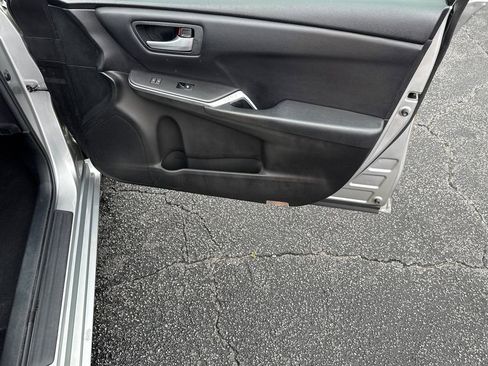 Used 2017 Toyota Camry LE FWD image 15