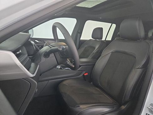 Used 2025 Jeep Grand Cherokee L Altitude AWD/4WD image 25