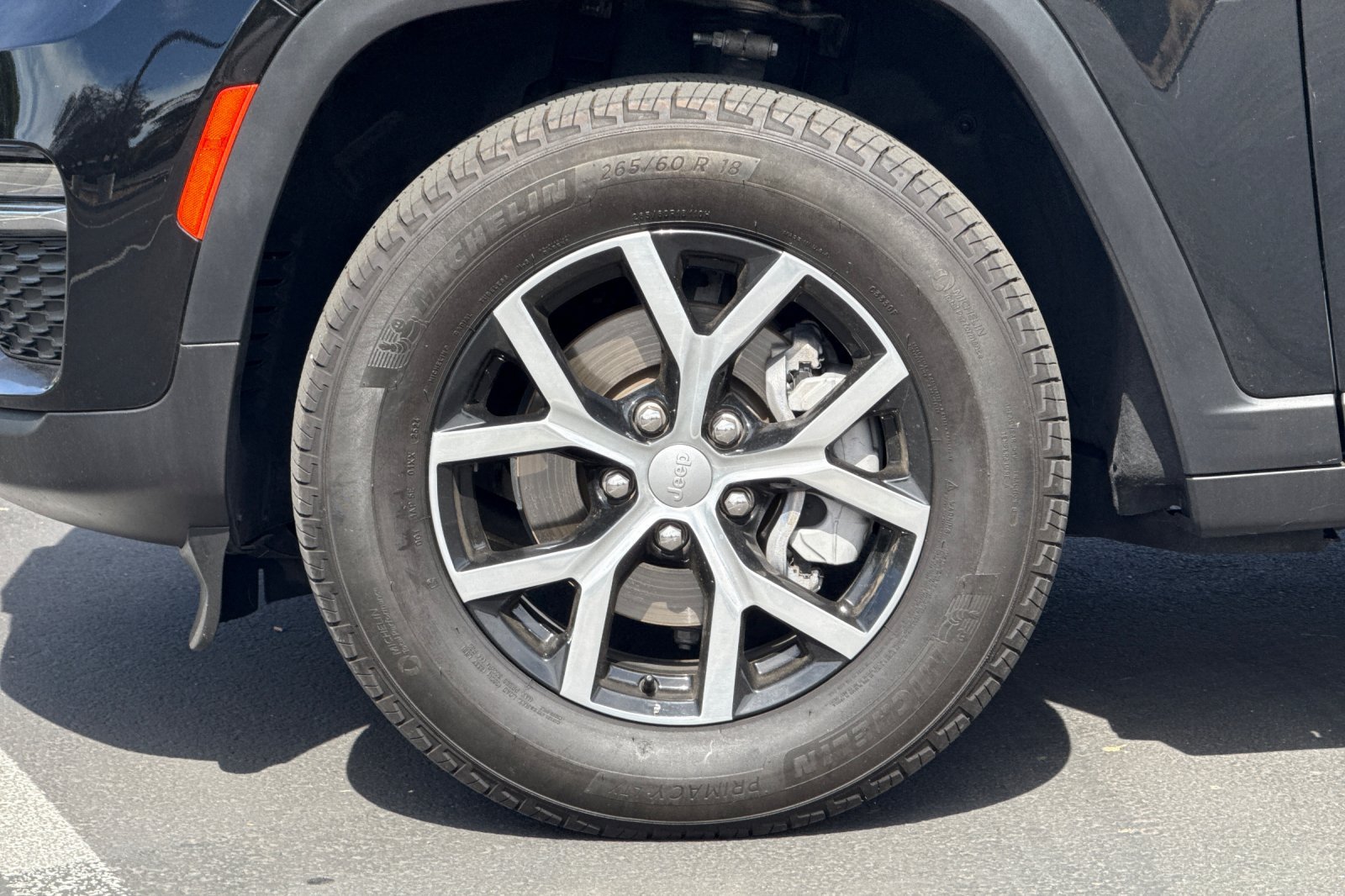 Used 2024 Jeep Grand Cherokee Limited RWD image 15