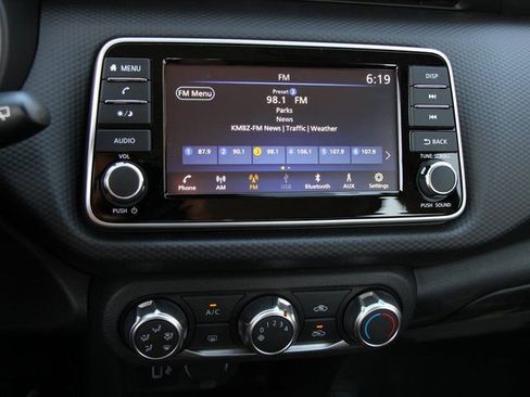 New 2025 Nissan Kicks Play S image 17